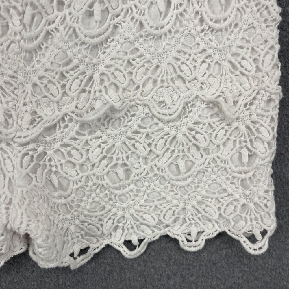 BCBG Girls Shorts Womens Medium White Lace Crochet Boho Festival Scallop Hem - Picture 13 of 14